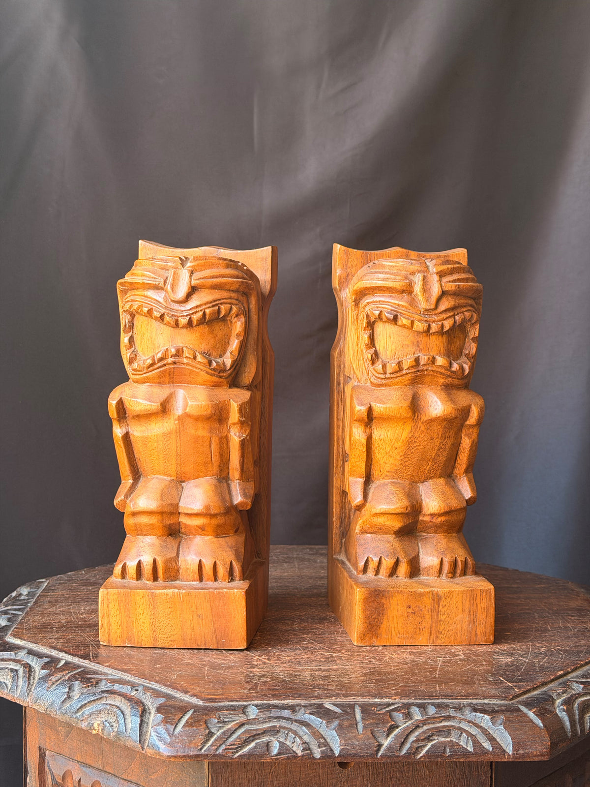 Vintage Mike's Monkeypod Hawaiian Carved Wood Tiki Bookends Pair Honolulu 10 in