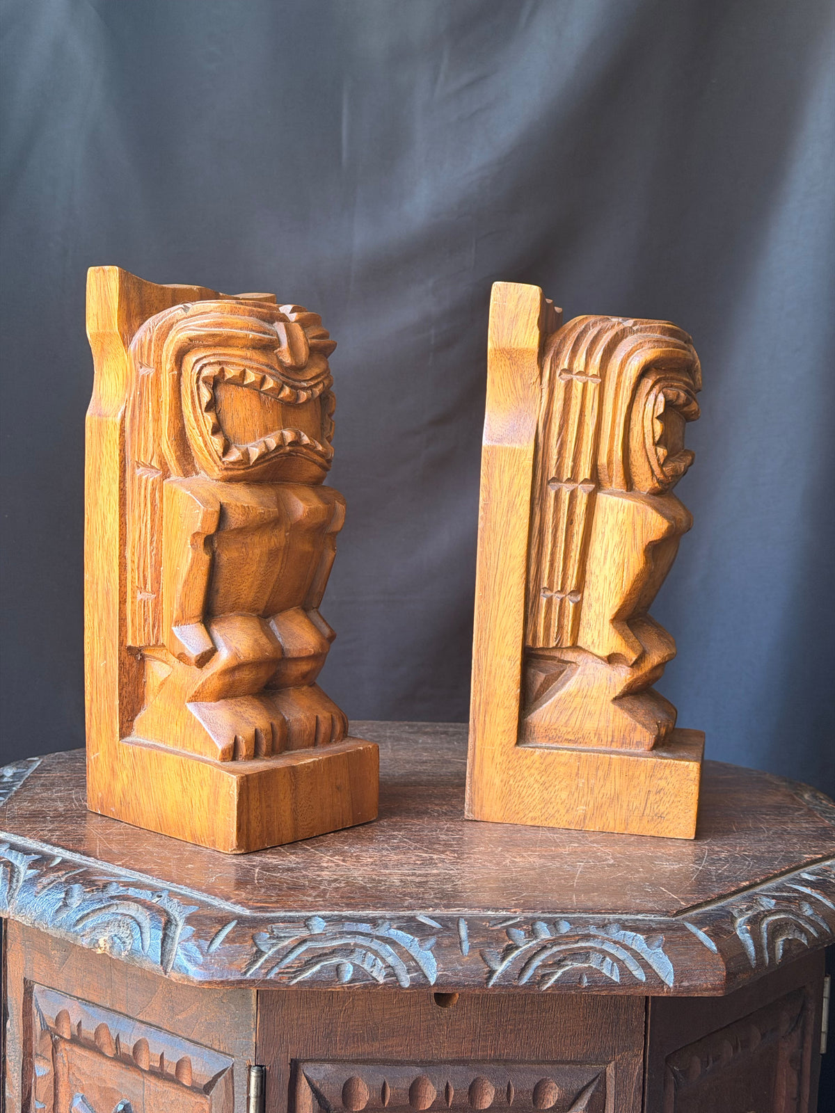 Vintage Mike's Monkeypod Hawaiian Carved Wood Tiki Bookends Pair Honolulu 10 in