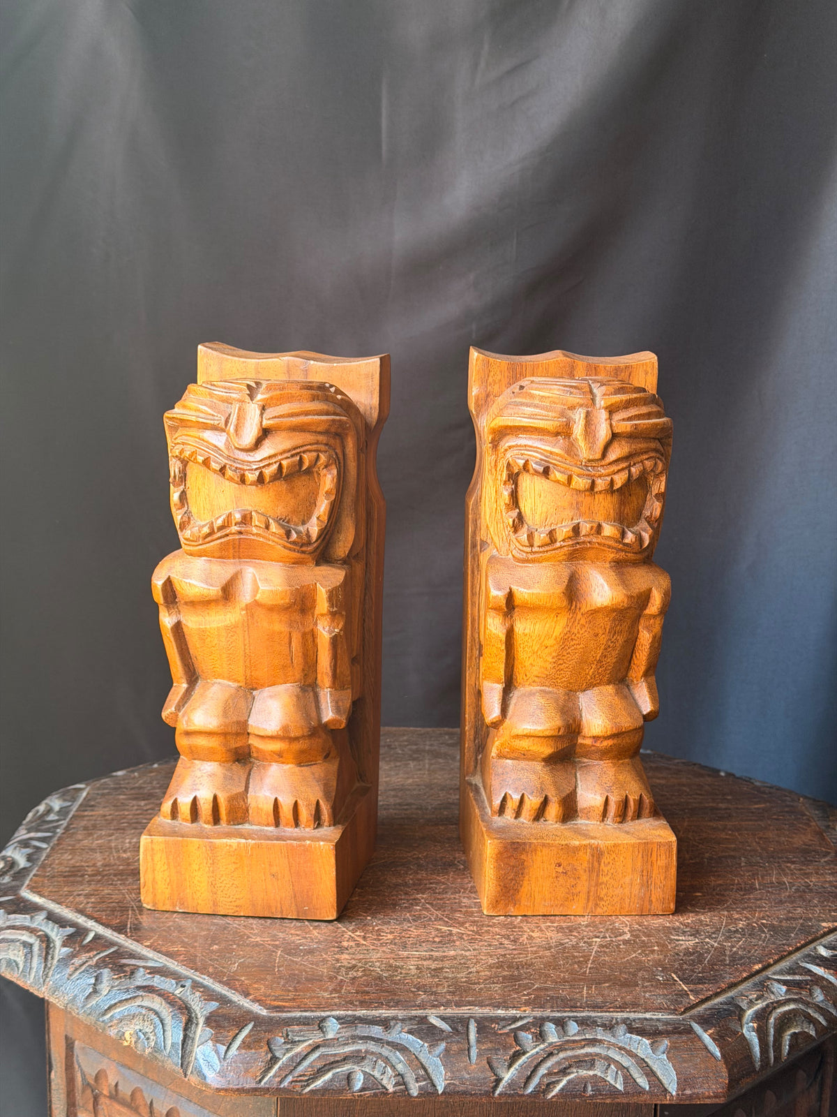Vintage Mike's Monkeypod Hawaiian Carved Wood Tiki Bookends Pair Honolulu 10 in