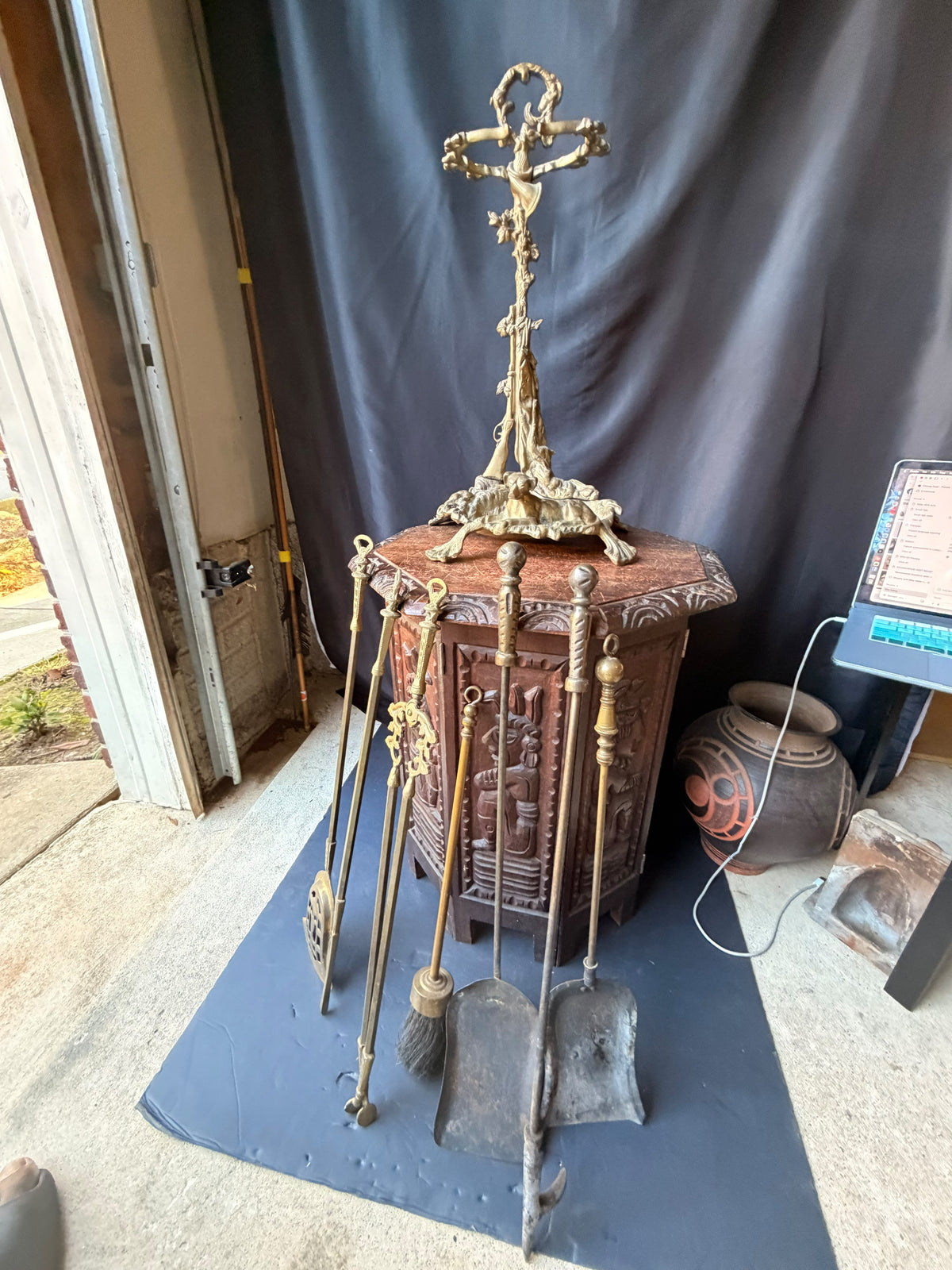 Ornate Brass Fireplace Tool Set Hunting Dog Stand 8 Pc Hearth Companion 21.5 in