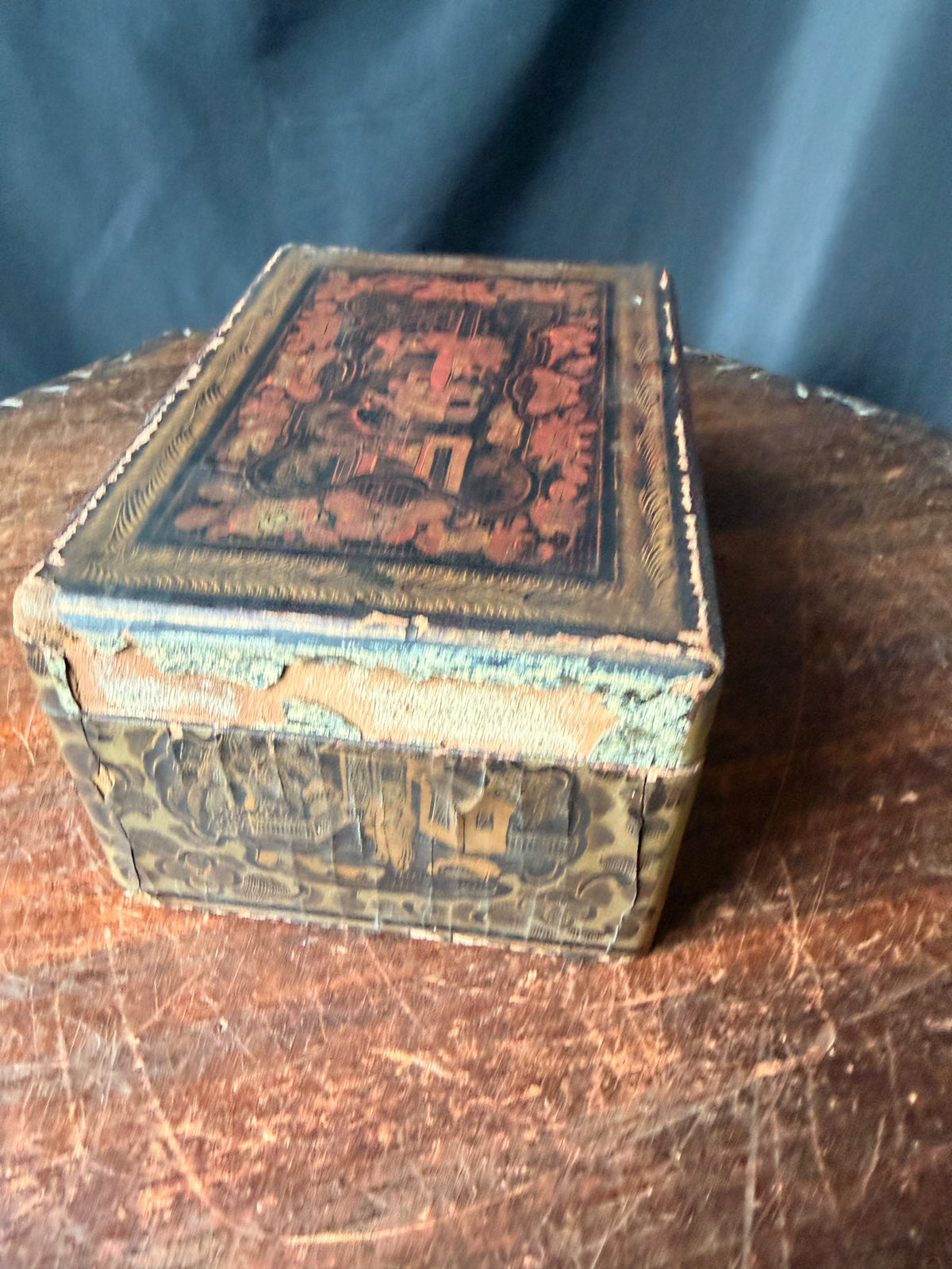 Antique Chinese Export Gilt Lacquer Box Figural Garden Scenes Black Red 6.5 in