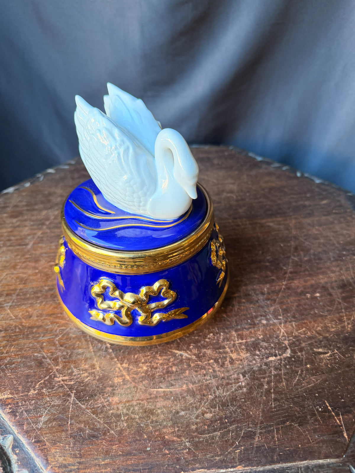 Teleflora Swan Lake Music Box Cobalt Blue Gold Porcelain Trinket Box Works 6.5in