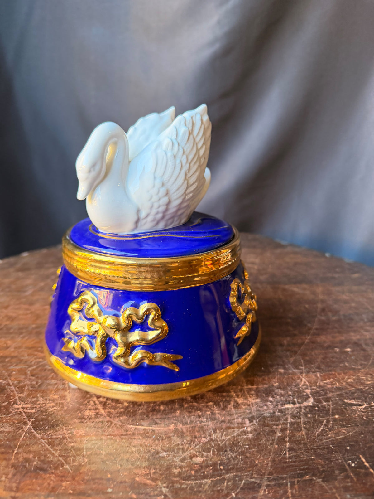 Teleflora Swan Lake Music Box Cobalt Blue Gold Porcelain Trinket Box Works 6.5in