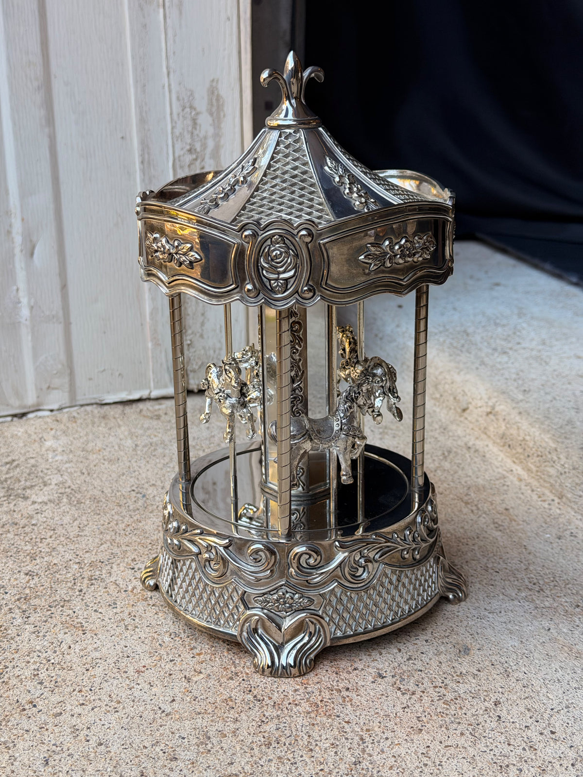 Wallace Silversmiths Silver Plated Musical Carousel 4 Horses Music Box Working 9 in