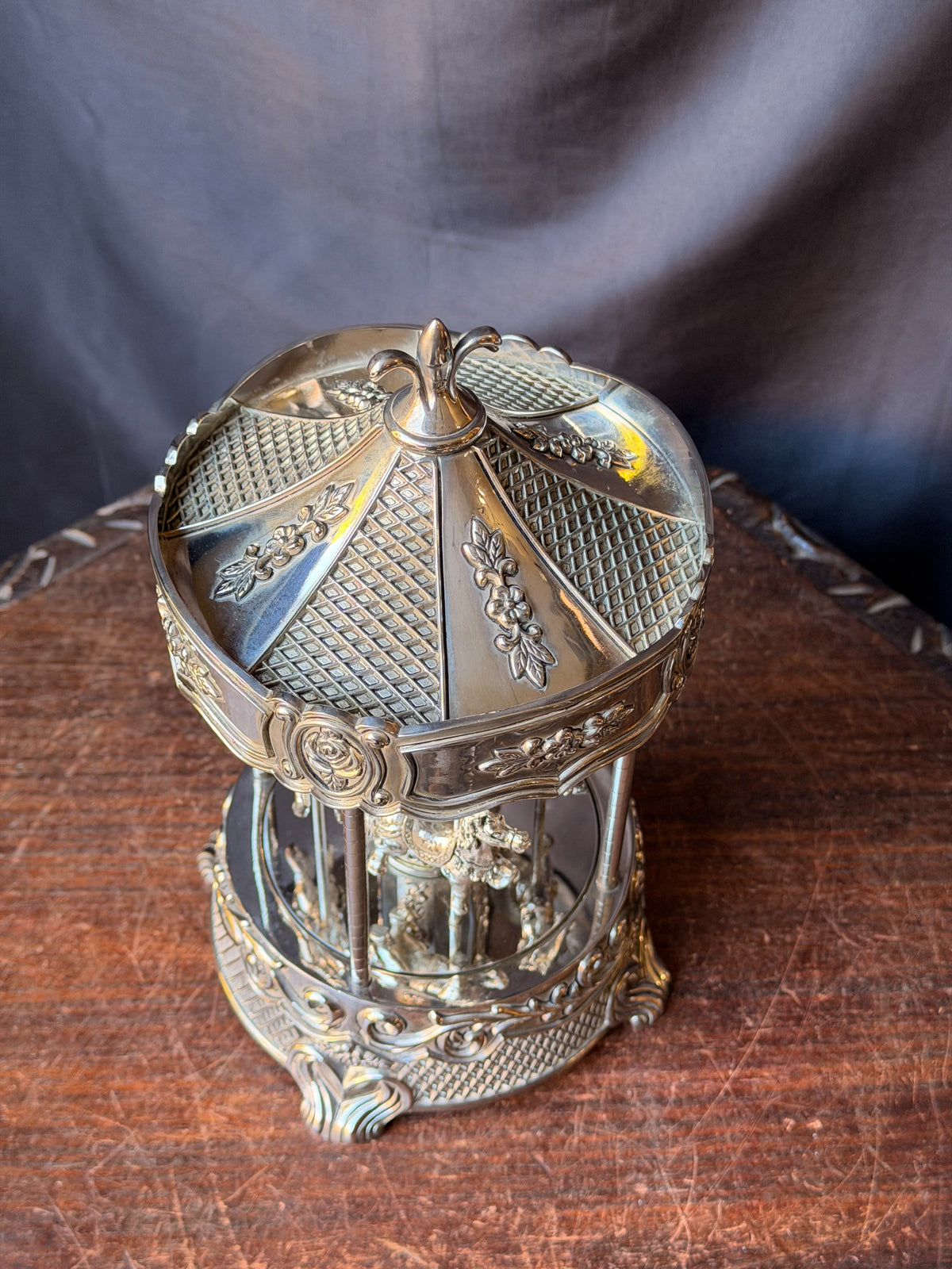 Wallace Silversmiths Silver Plated Musical Carousel 4 Horses Music Box Working 9 in