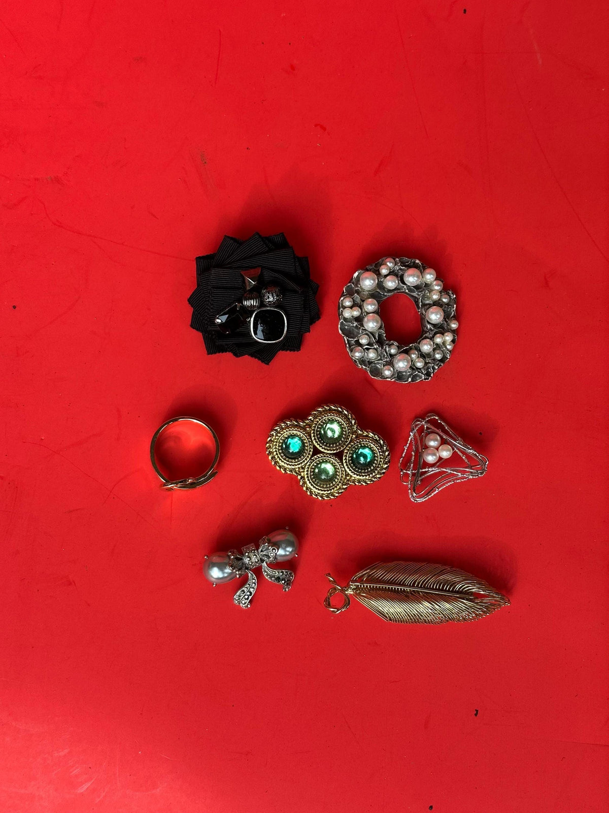 Vintage Costume Jewelry Lot of 7 Pieces: Pins, Brooches & Ring