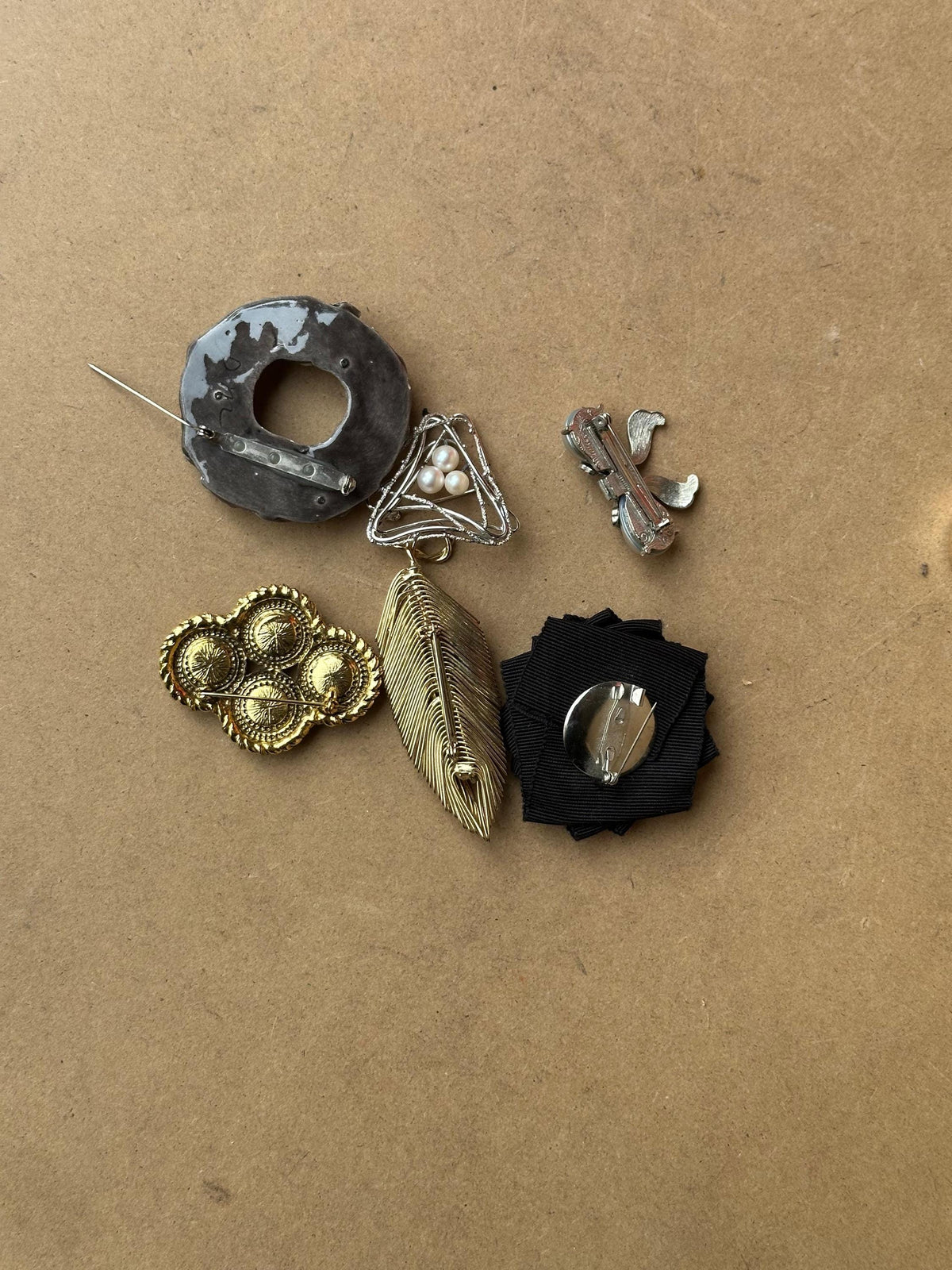 Vintage Costume Jewelry Lot of 7 Pieces: Pins, Brooches & Ring