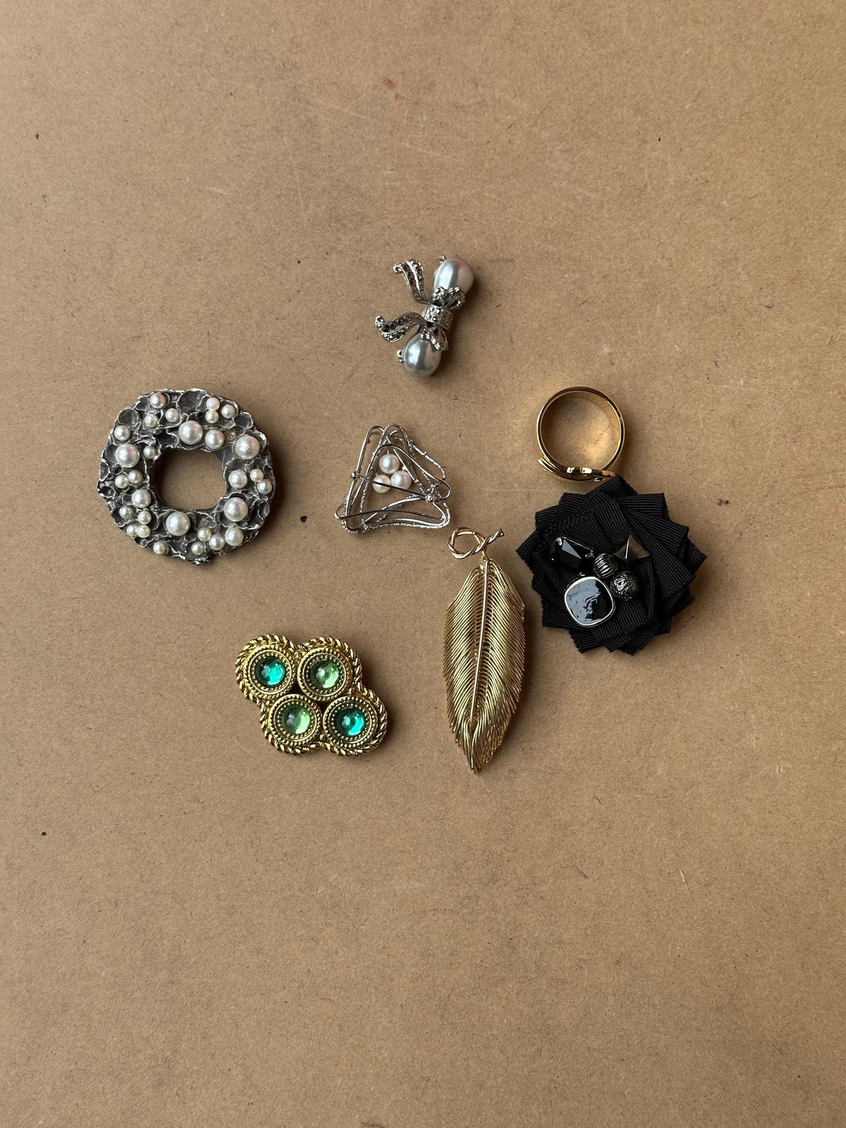 Vintage Costume Jewelry Lot of 7 Pieces: Pins, Brooches & Ring