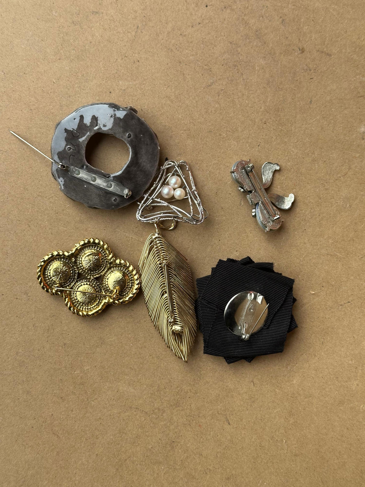 Vintage Costume Jewelry Lot of 7 Pieces: Pins, Brooches & Ring