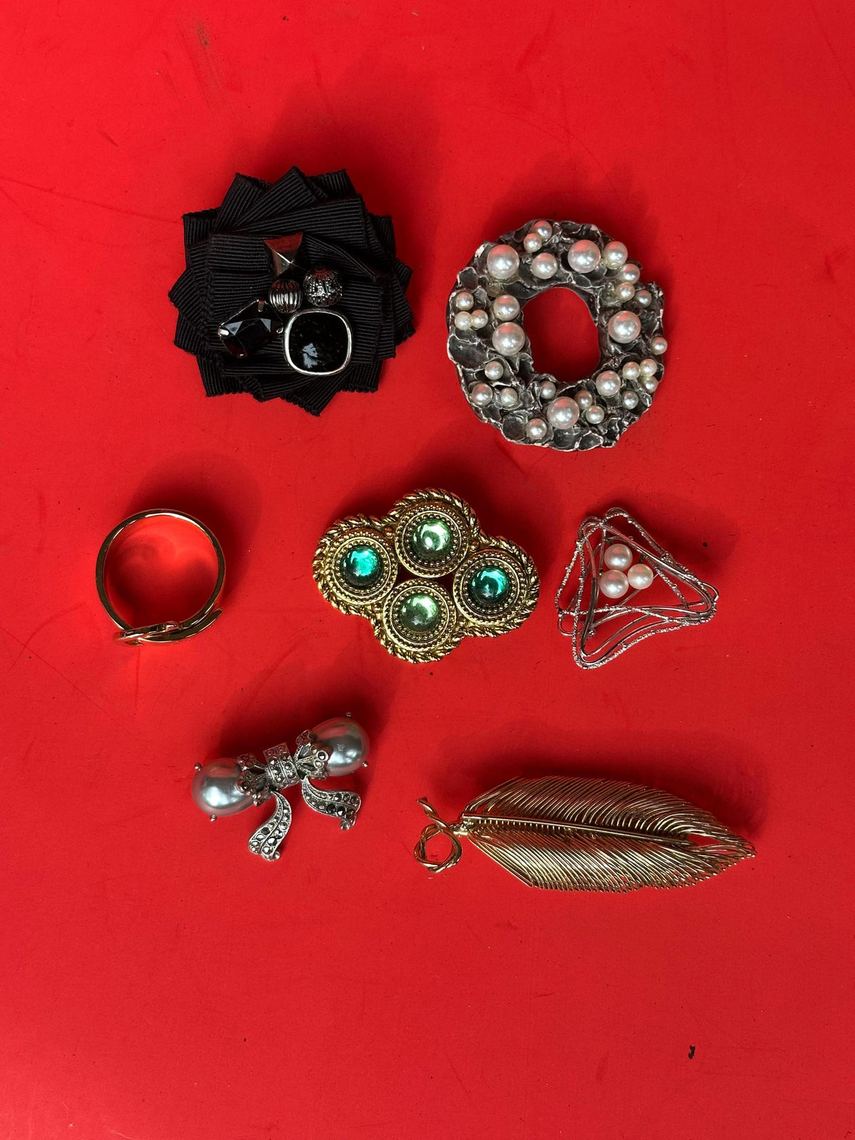 Vintage Costume Jewelry Lot of 7 Pieces: Pins, Brooches & Ring