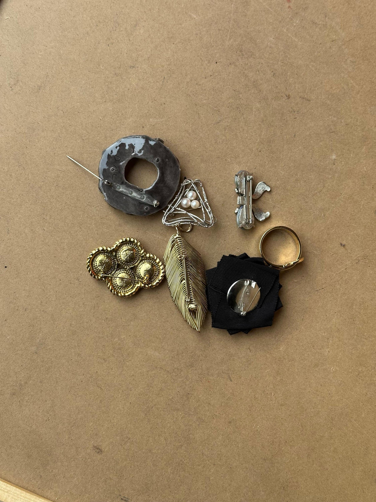 Vintage Costume Jewelry Lot of 7 Pieces: Pins, Brooches & Ring