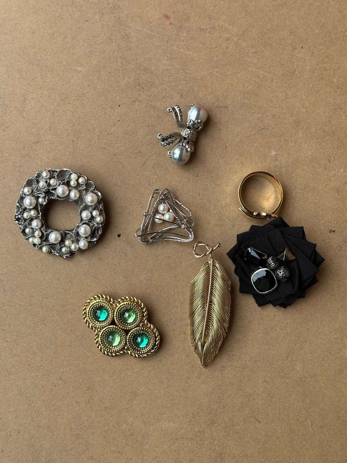 Vintage Costume Jewelry Lot of 7 Pieces: Pins, Brooches & Ring