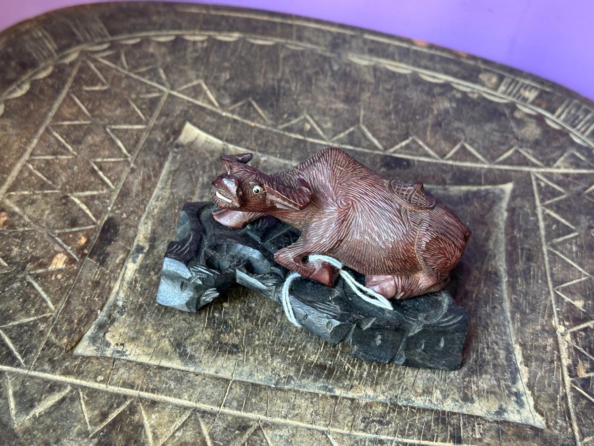 Vintage Hand Carved Rosewood Water Buffalo – Looking Back w/ Carved Base 3.8"