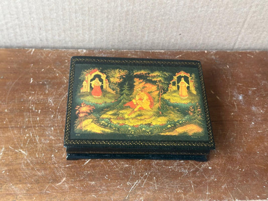 Vintage Russian Palekh Lacquer Box – Hand Painted Fairy Tale Scene 1991 5.3"