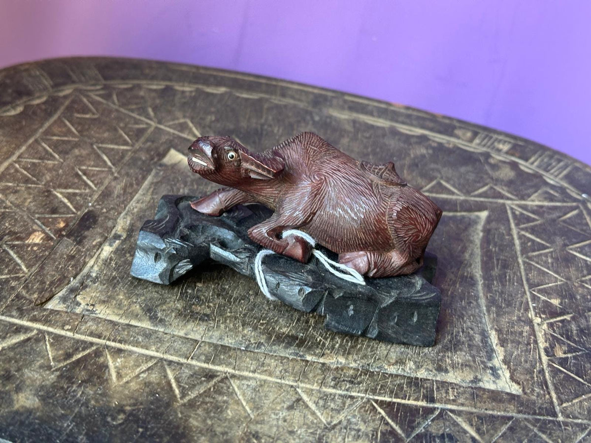 Vintage Hand Carved Rosewood Water Buffalo – Looking Back w/ Carved Base 3.8"