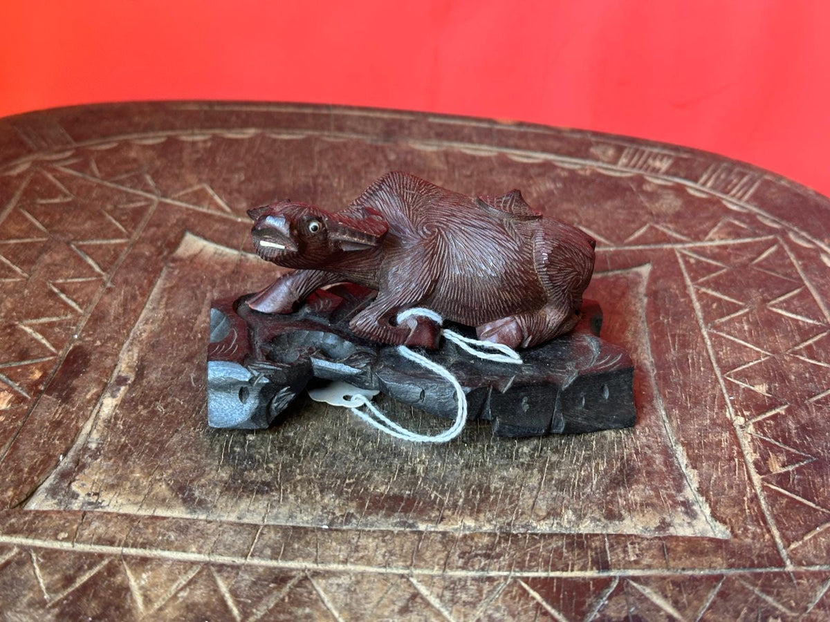 Vintage Hand Carved Rosewood Water Buffalo – Looking Back w/ Carved Base 3.8"