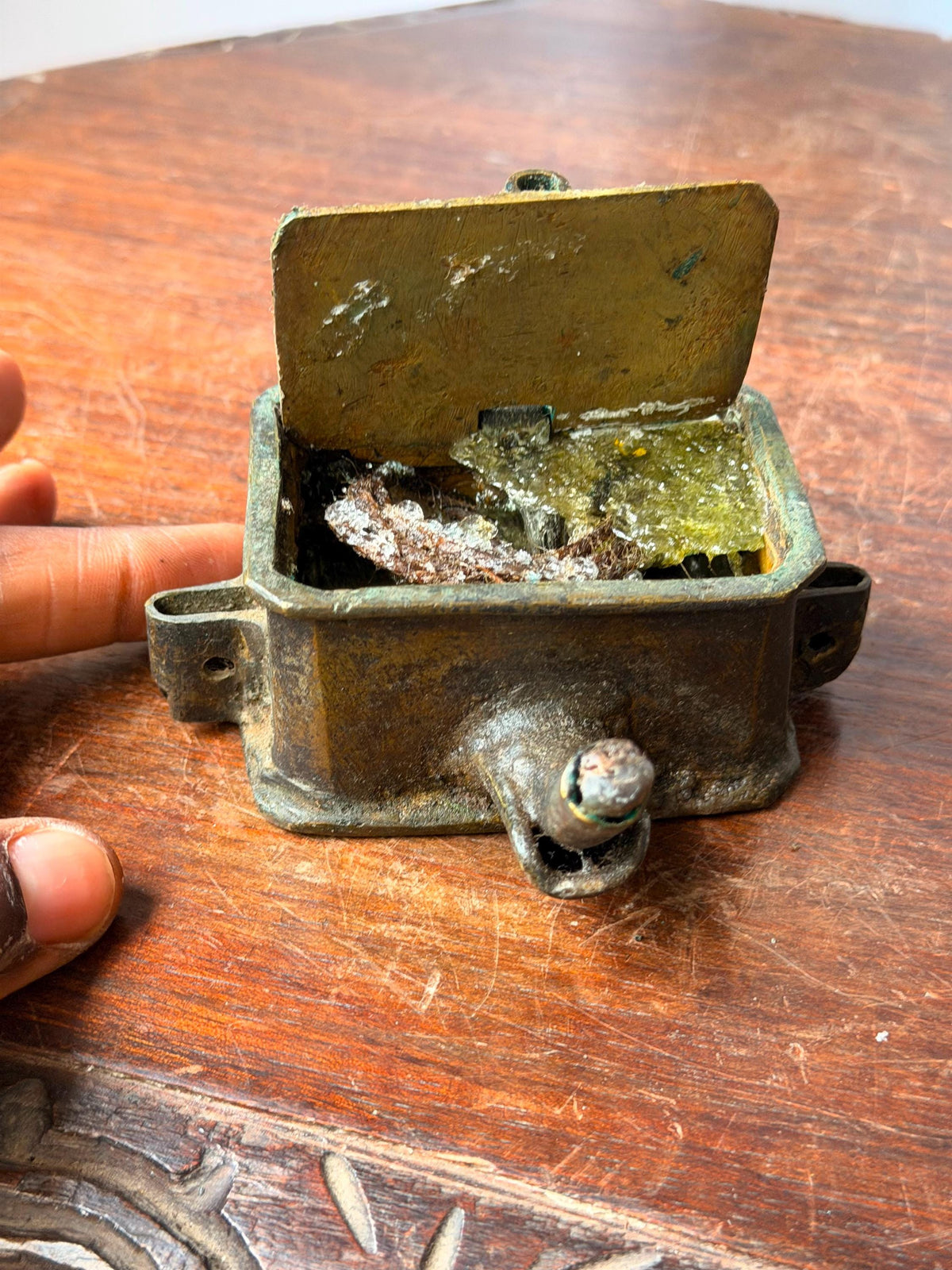 Vintage Cast Brass Machine Wick Feed Oiler Box Hinged Lubricator