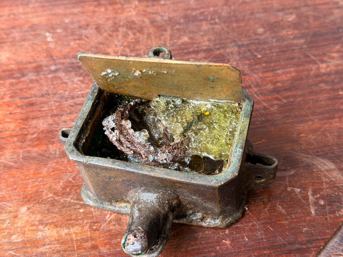 Vintage Cast Brass Machine Wick Feed Oiler Box Hinged Lubricator