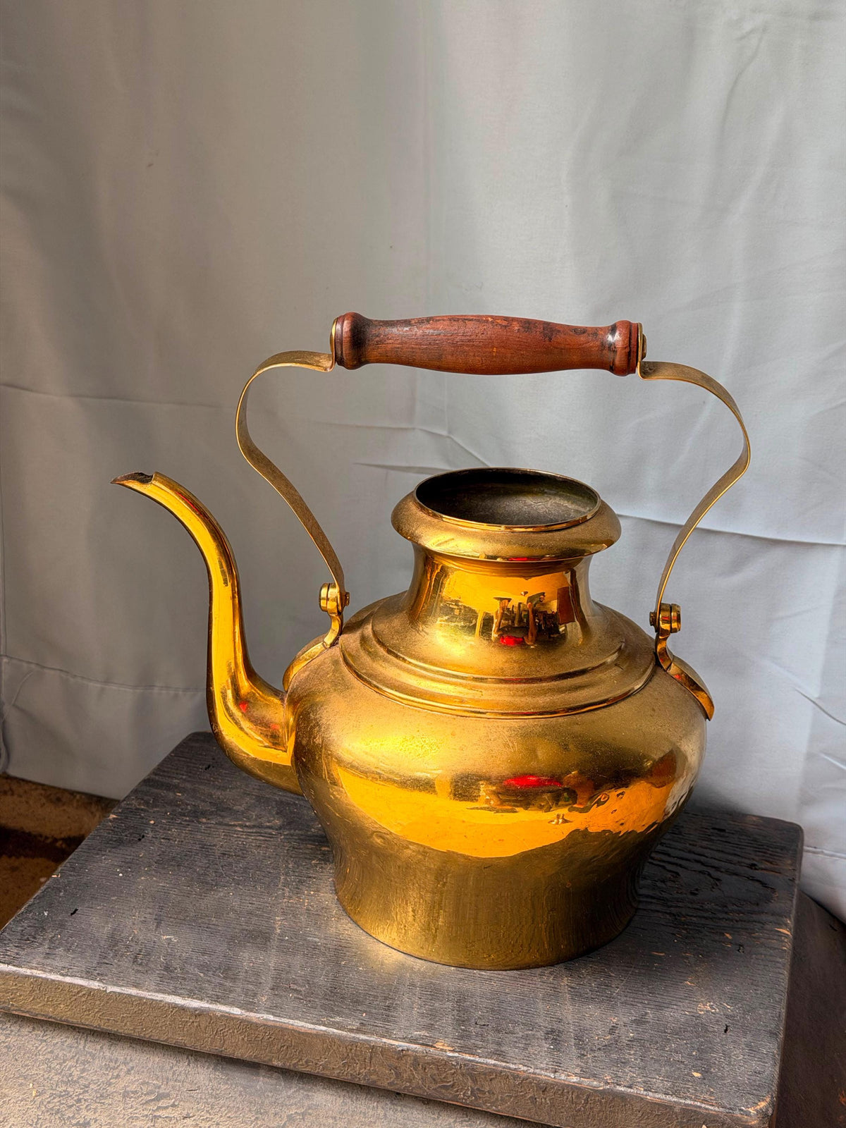 Vintage Polished Brass Tea Kettle Gooseneck Spout Wood Handle 9.5"