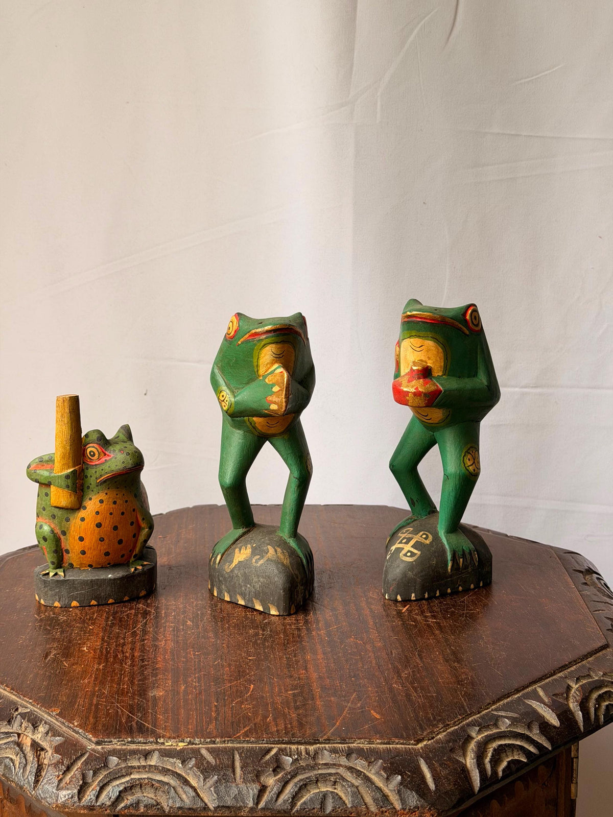 Vintage Carved Wood Green Frog Musician Trio Indonesian Folk Art Statues 7.5"