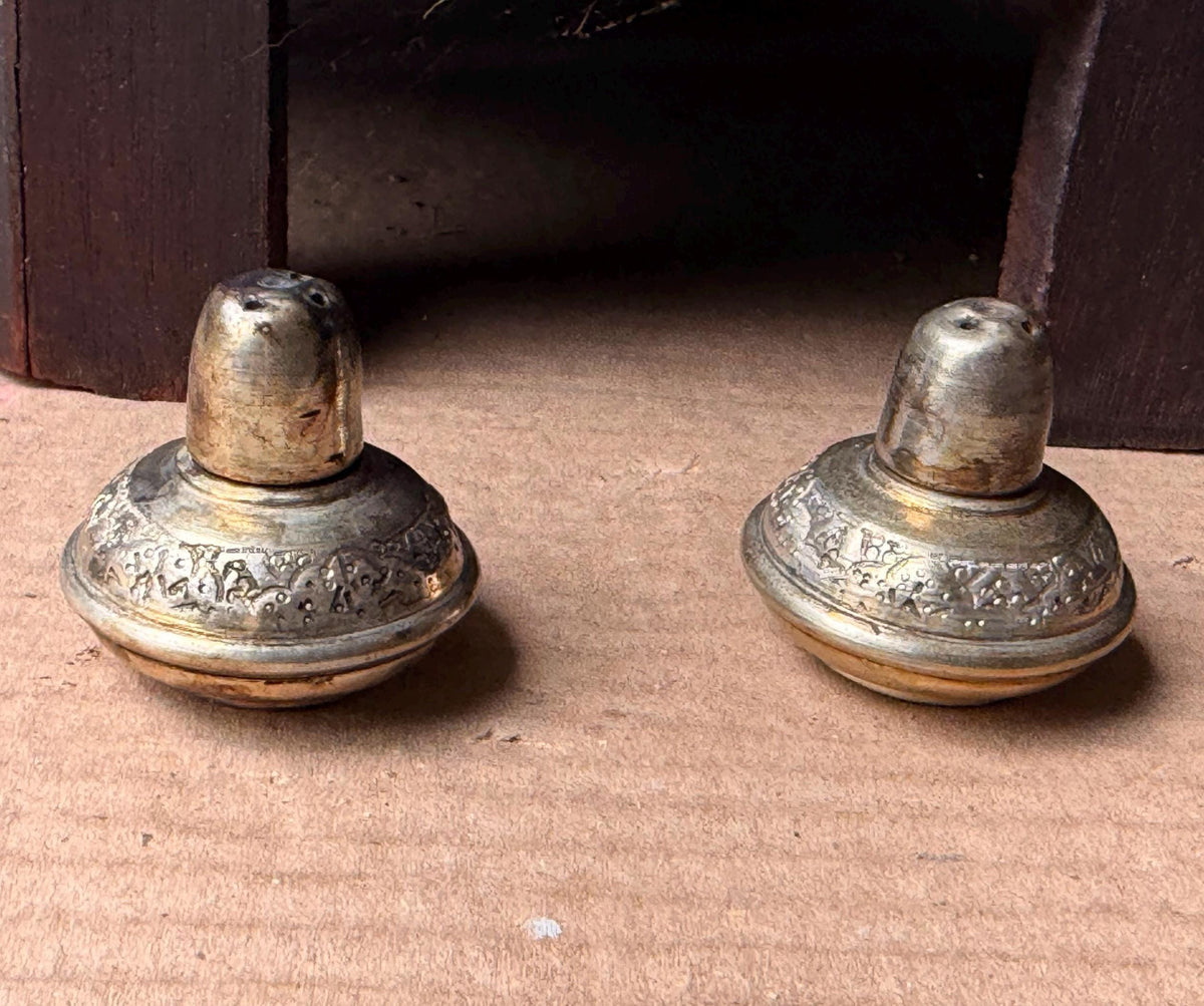 Vintage Silver Plated Salt Pepper Shakers Etched Metal Spice Shakers