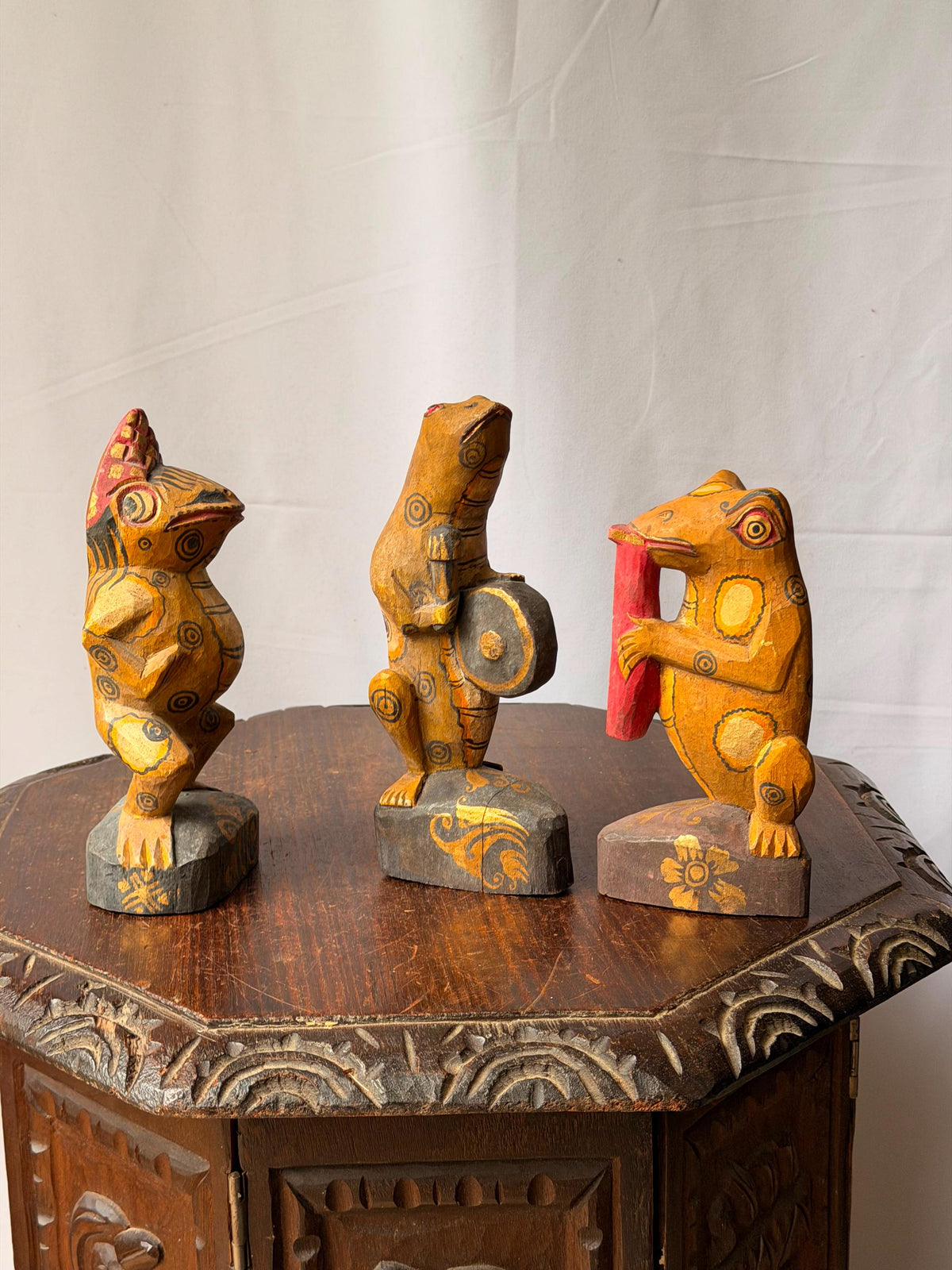 Vintage Carved Wood Frog Musician Trio Balinese Folk Art Band Statues 8"