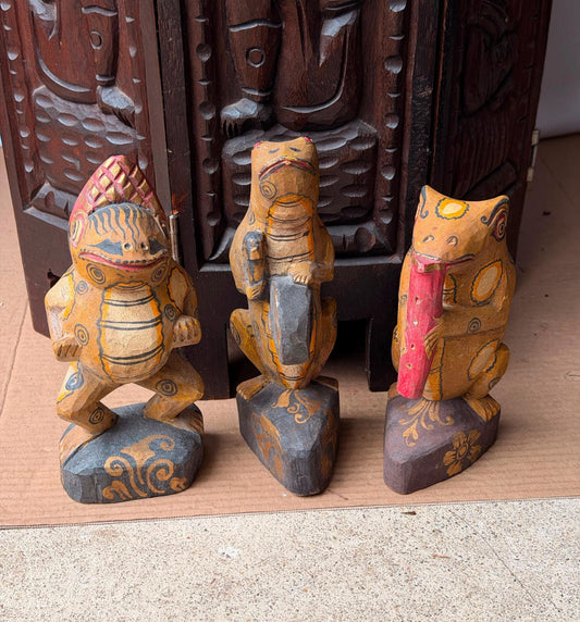 Vintage Carved Wood Frog Musician Trio Balinese Folk Art Band Statues 8"