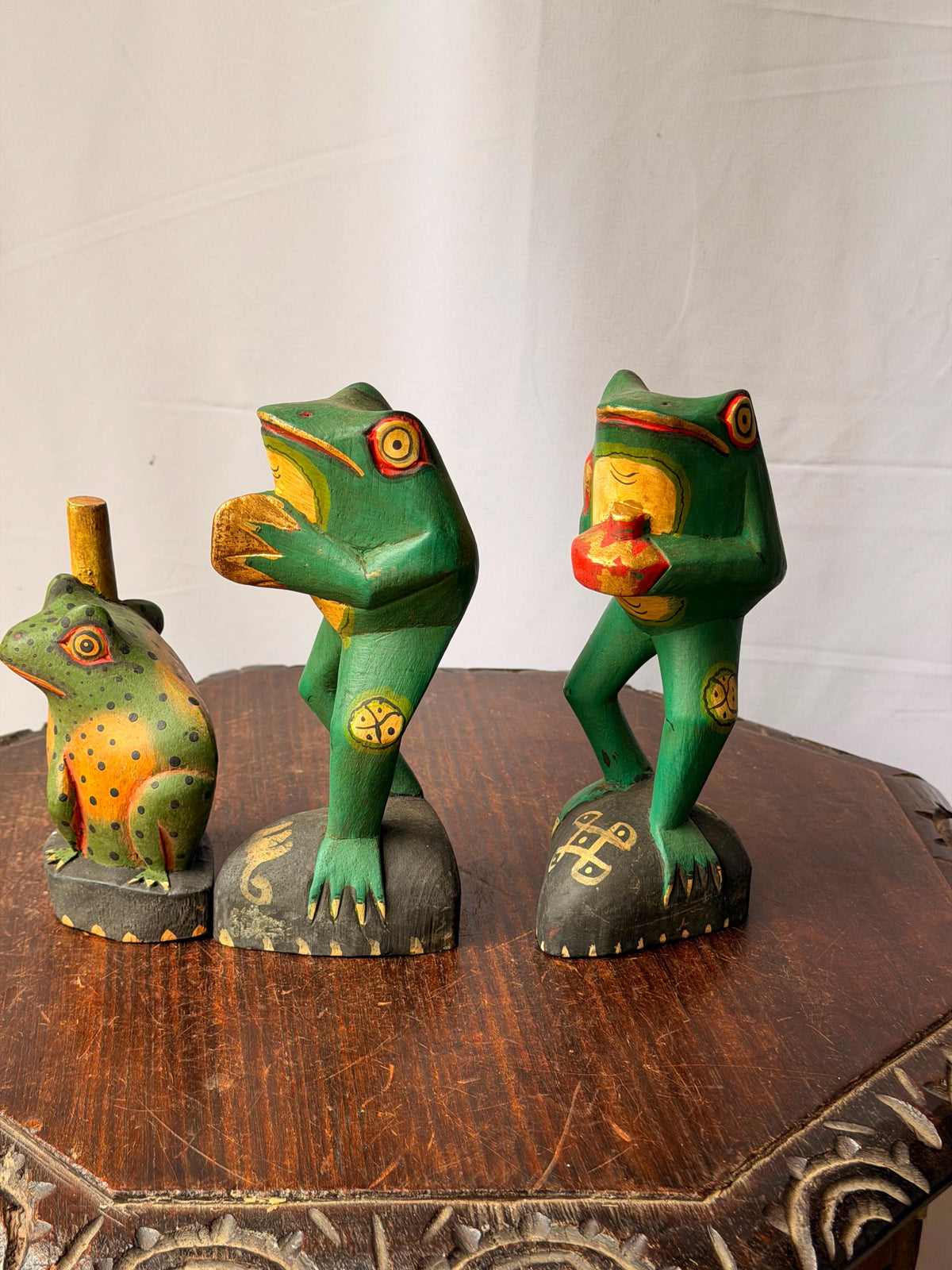 Vintage Carved Wood Green Frog Musician Trio Indonesian Folk Art Statues 7.5"