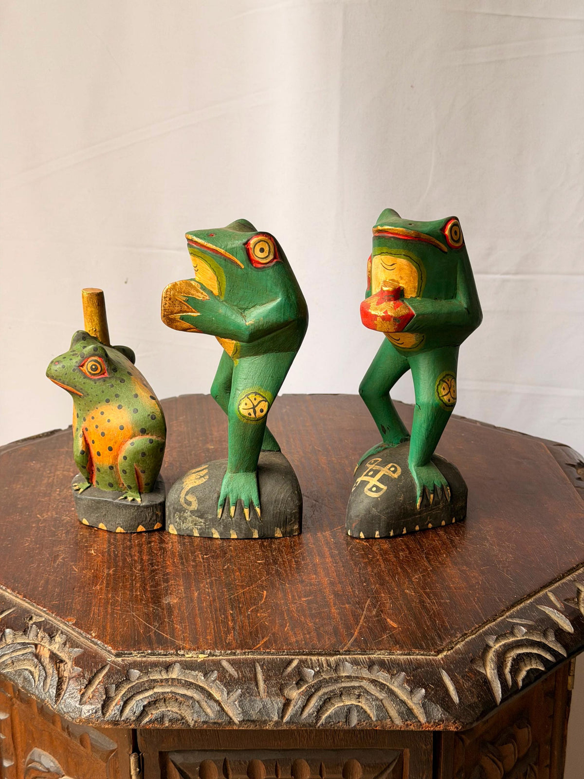 Vintage Carved Wood Green Frog Musician Trio Indonesian Folk Art Statues 7.5"