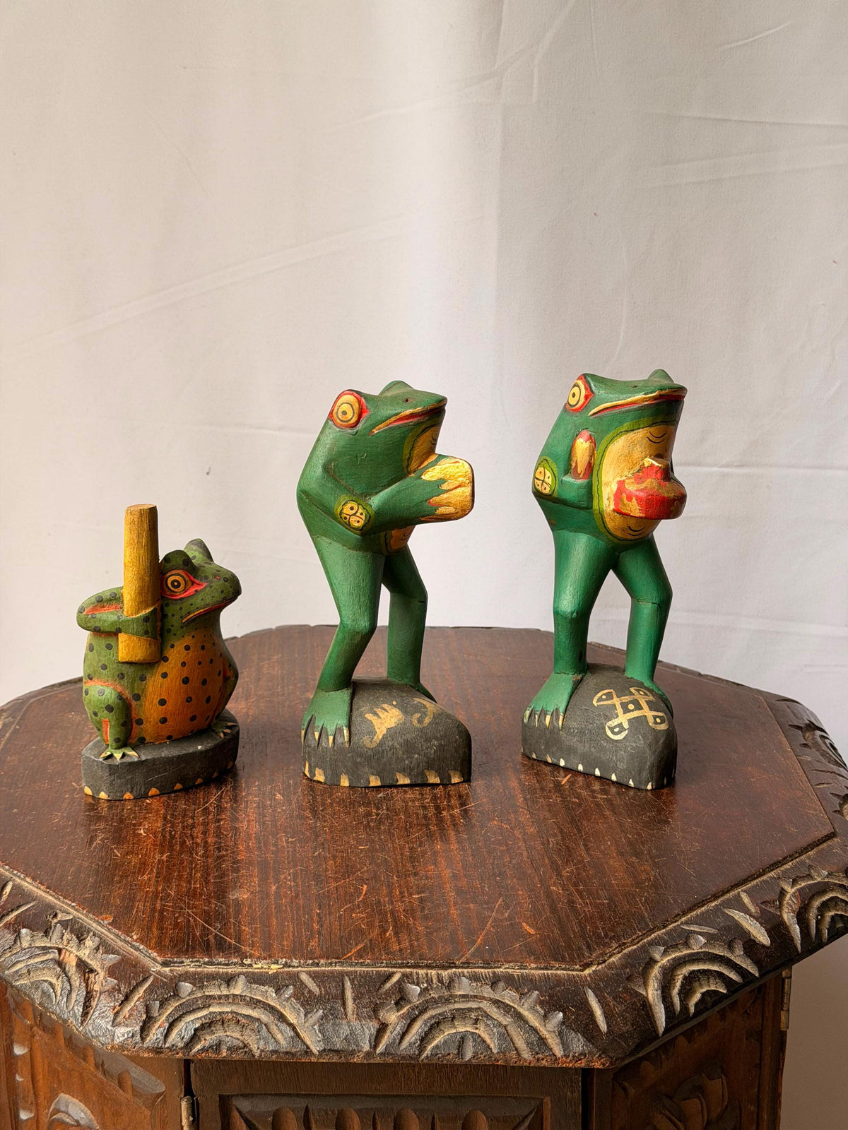 Vintage Carved Wood Green Frog Musician Trio Indonesian Folk Art Statues 7.5"