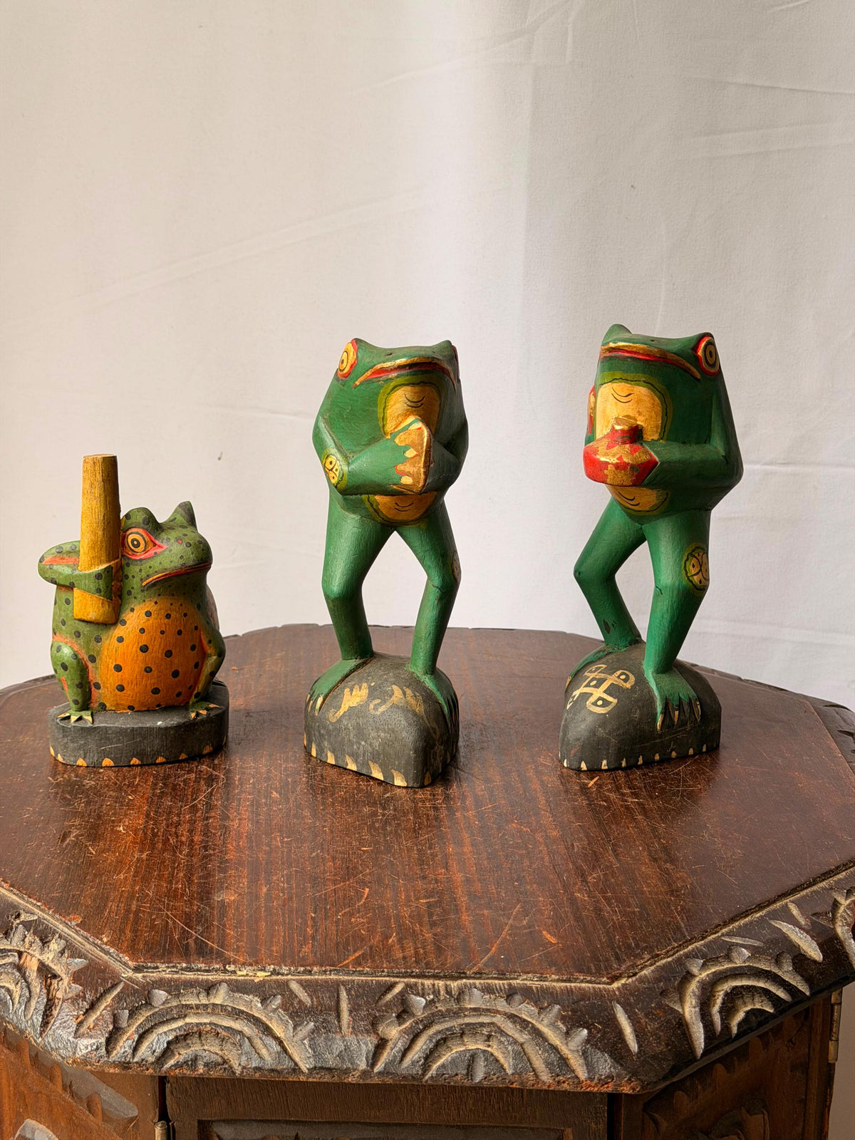 Vintage Carved Wood Green Frog Musician Trio Indonesian Folk Art Statues 7.5"