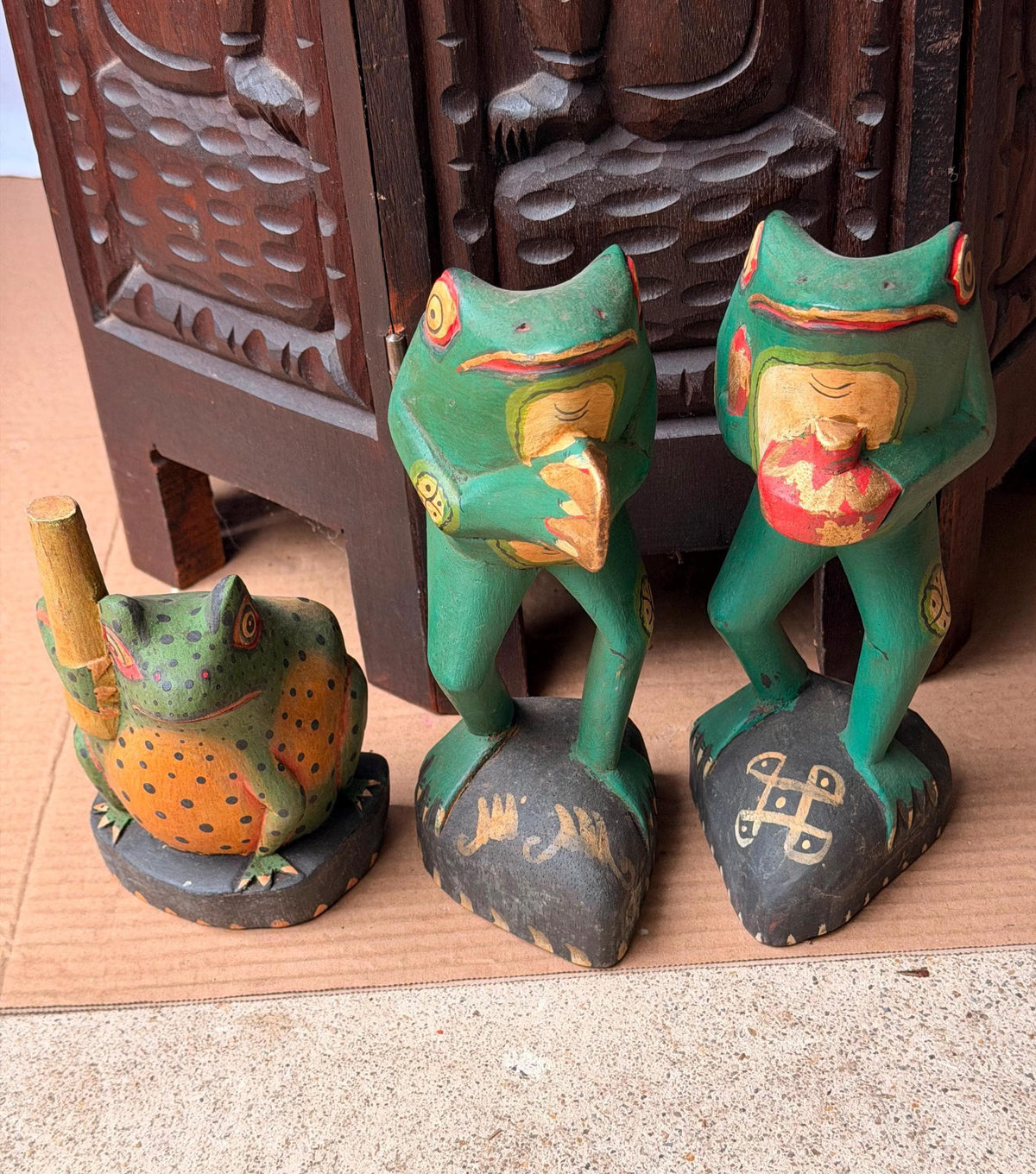 Vintage Carved Wood Green Frog Musician Trio Indonesian Folk Art Statues 7.5"
