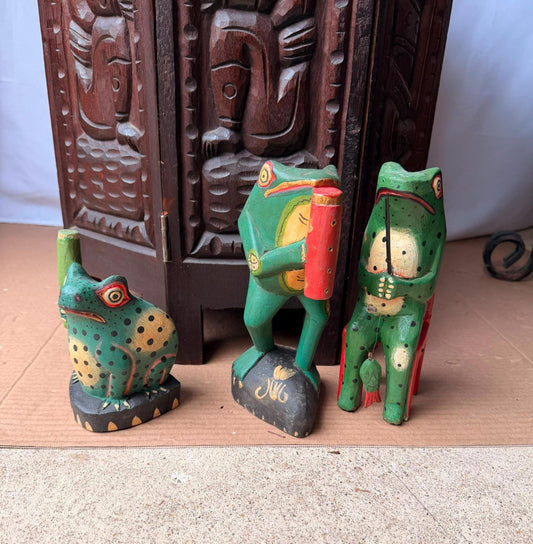 Vintage Carved Wood Green Frog Trio Fisherman Musician Indonesian Art 7.5"