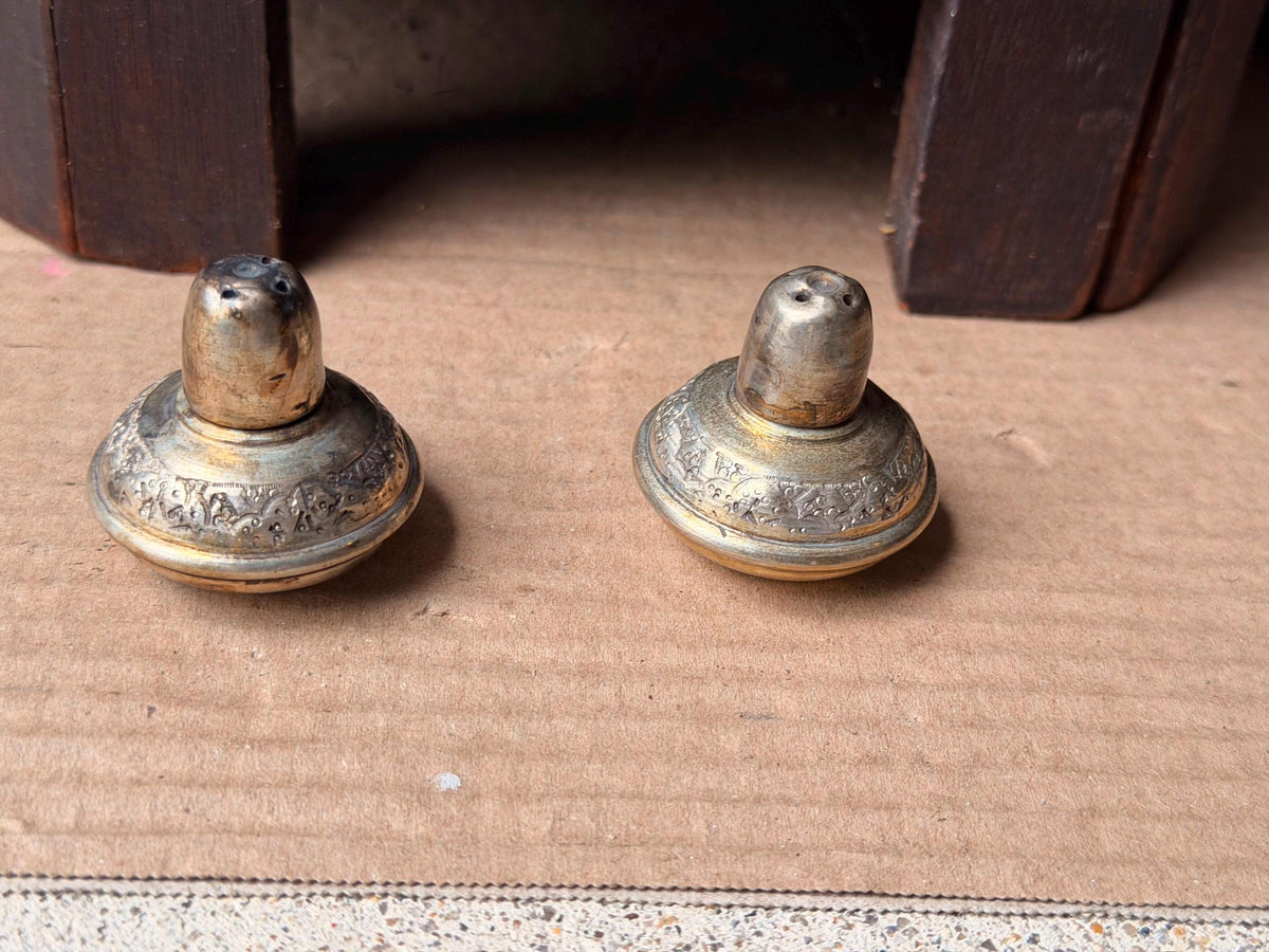 Vintage Silver Plated Salt Pepper Shakers Etched Metal Spice Shakers