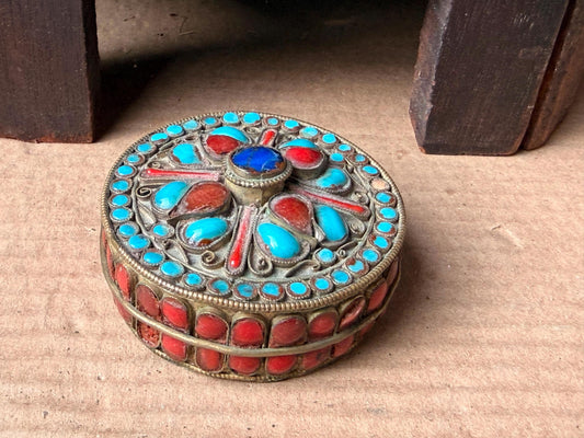 Vintage Handcrafted Brass Box Inlaid Turquoise Coral Style Trinket Vessel