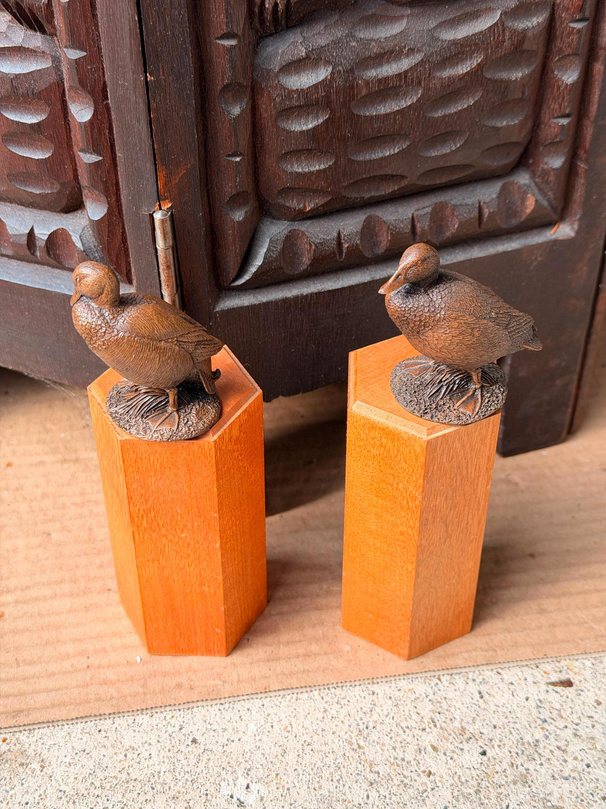 Pair Vintage 1984 Franklin Mint Duck Figurines RLB Tall Pedestal Stand