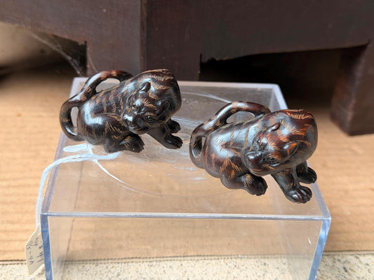 Vintage Japanese Carved Wood Netsuke Figurine Set Crouching Tigers Signed Seal