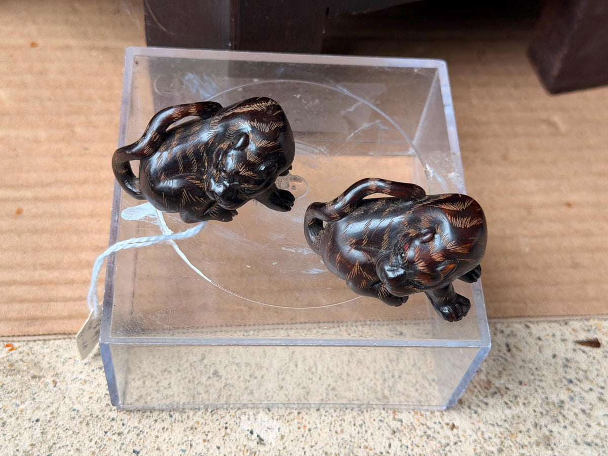 Vintage Japanese Carved Wood Netsuke Figurine Set Crouching Tigers Signed Seal