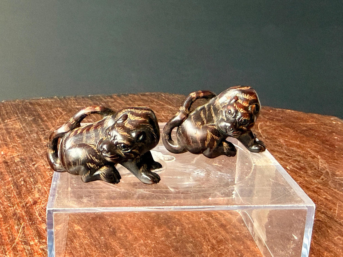 Vintage Japanese Carved Wood Netsuke Figurine Set Crouching Tigers Signed Seal
