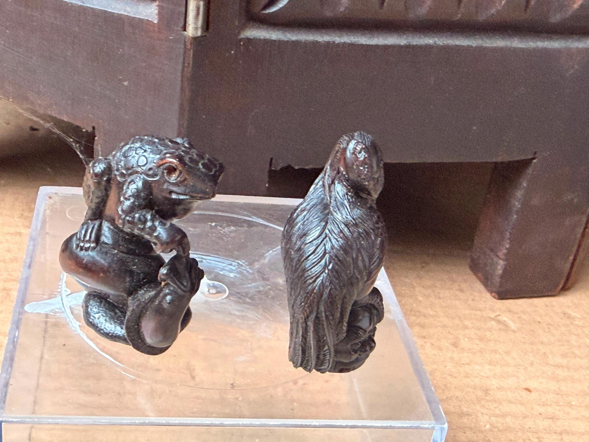 Vintage Japanese Carved Wood Netsuke Set Toad Snake & Rooster Signed