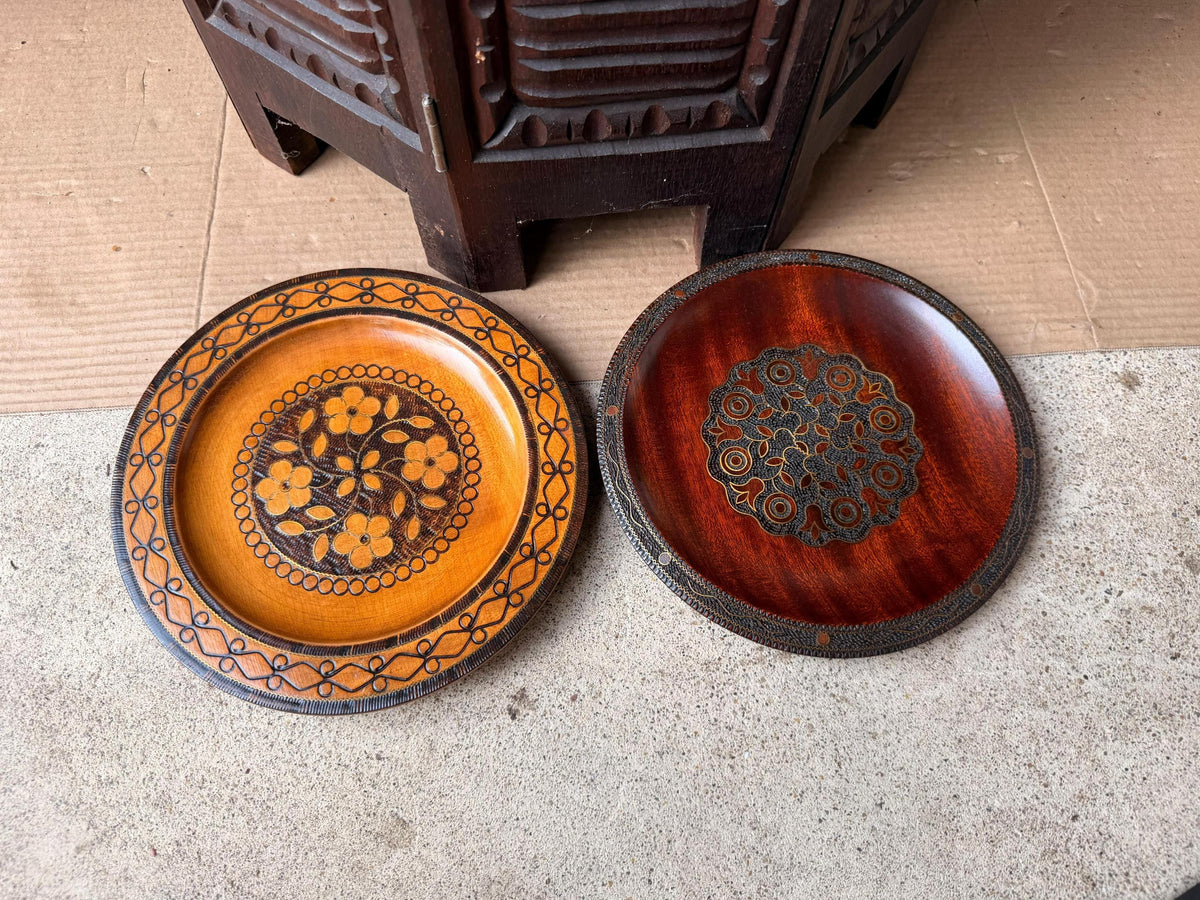 VTG Polish Hand Carved Wood Wall Plates Set Pyrography Brass Inlay 8.8"