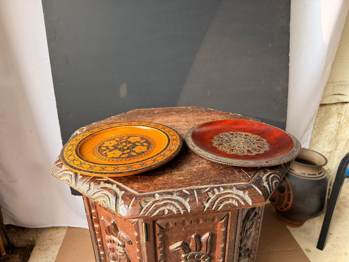 VTG Polish Hand Carved Wood Wall Plates Set Pyrography Brass Inlay 8.8"