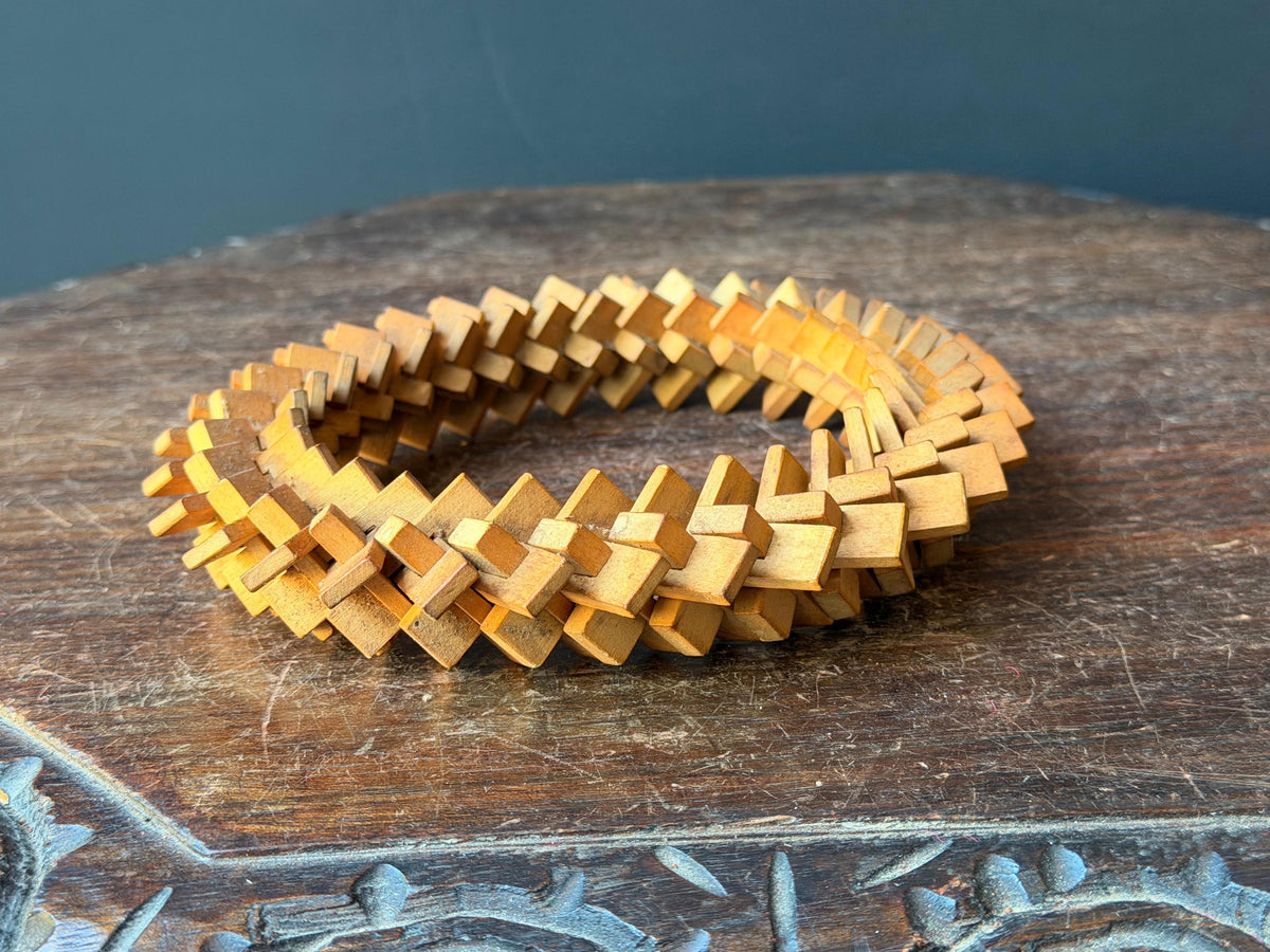 Vintage Interlocking Wooden Ring Trivet Geometric Expandable Table Stand 7"