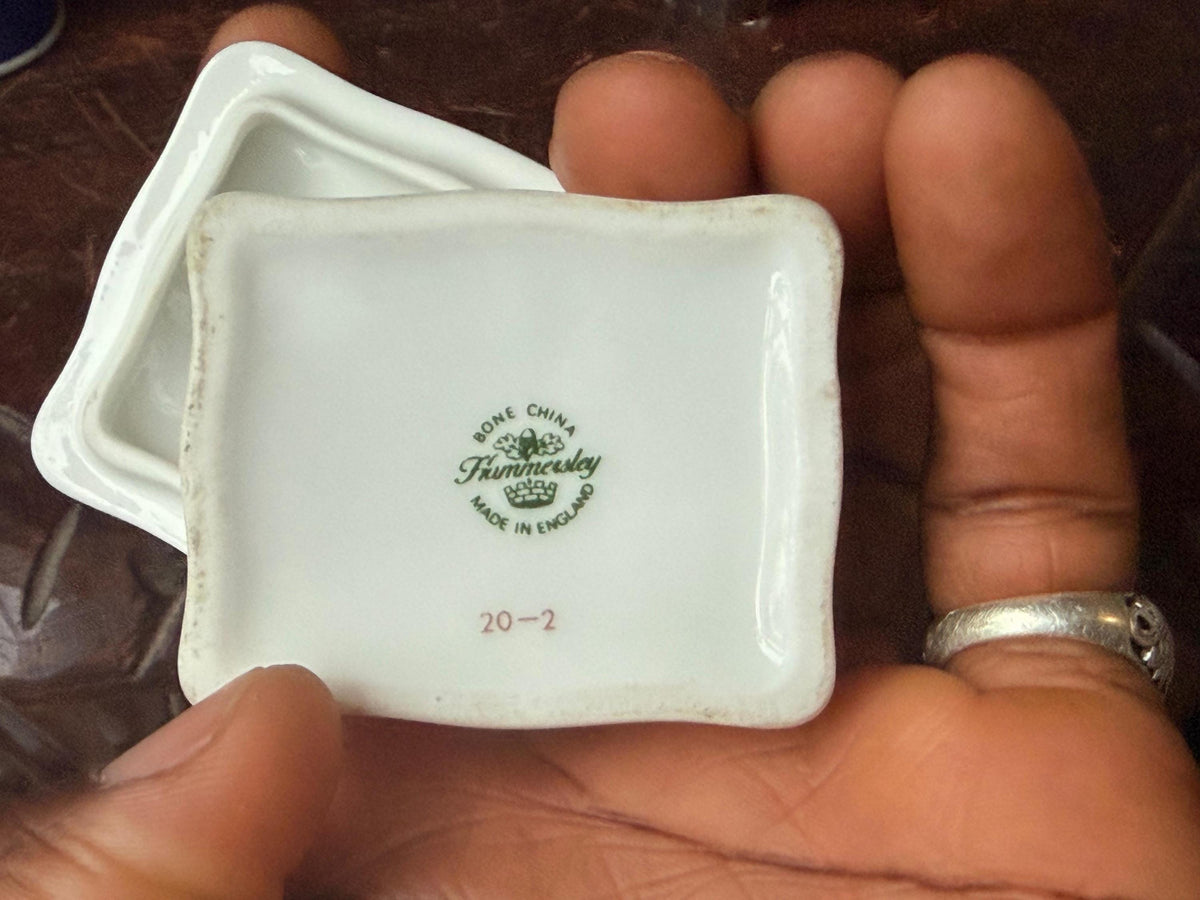 Vintage Hammersley Bone China Box Bermuda Jasperware Vase Art Glass L