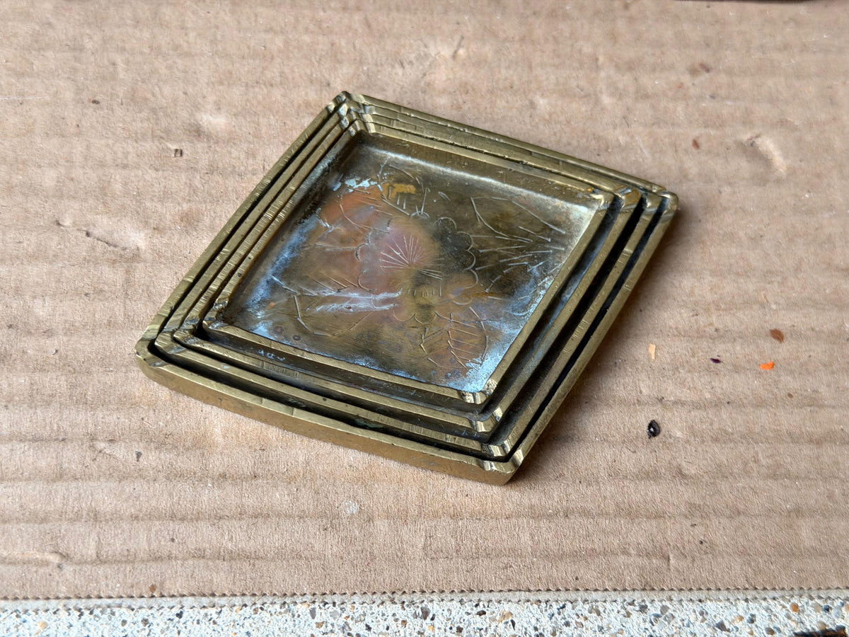 Vintage Brass Nesting Trays 4pc Diamond Coasters Etched Floral Catchall Dish