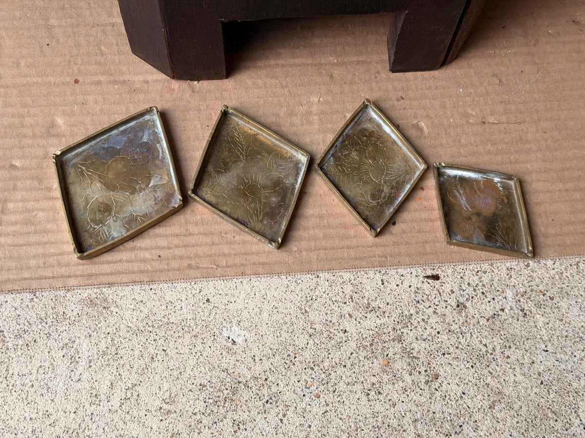 Vintage Brass Nesting Trays 4pc Diamond Coasters Etched Floral Catchall Dish