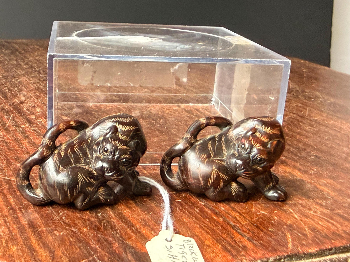 Vintage Japanese Carved Wood Netsuke Figurine Set Crouching Tigers Signed Seal