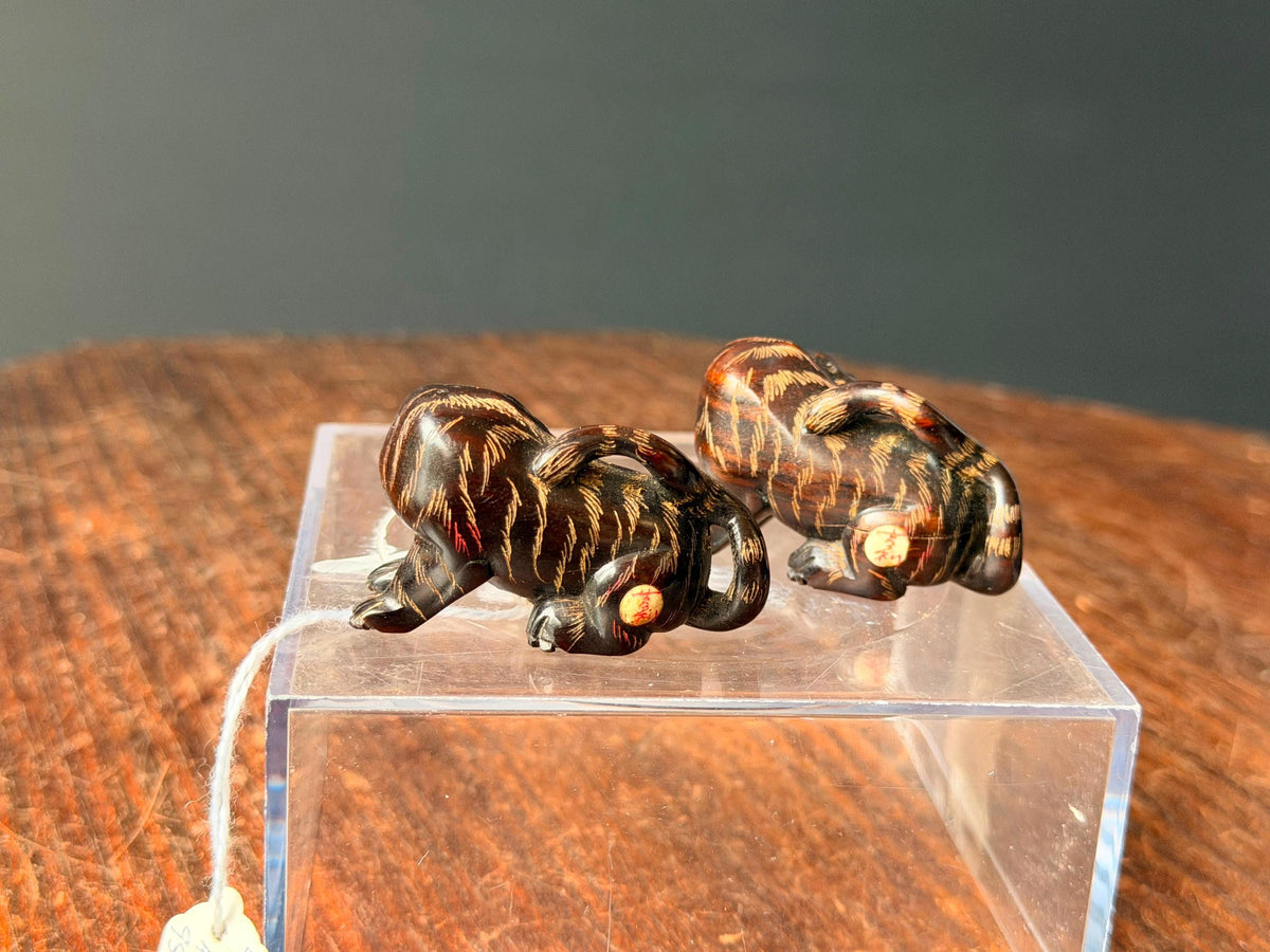 Vintage Japanese Carved Wood Netsuke Figurine Set Crouching Tigers Signed Seal