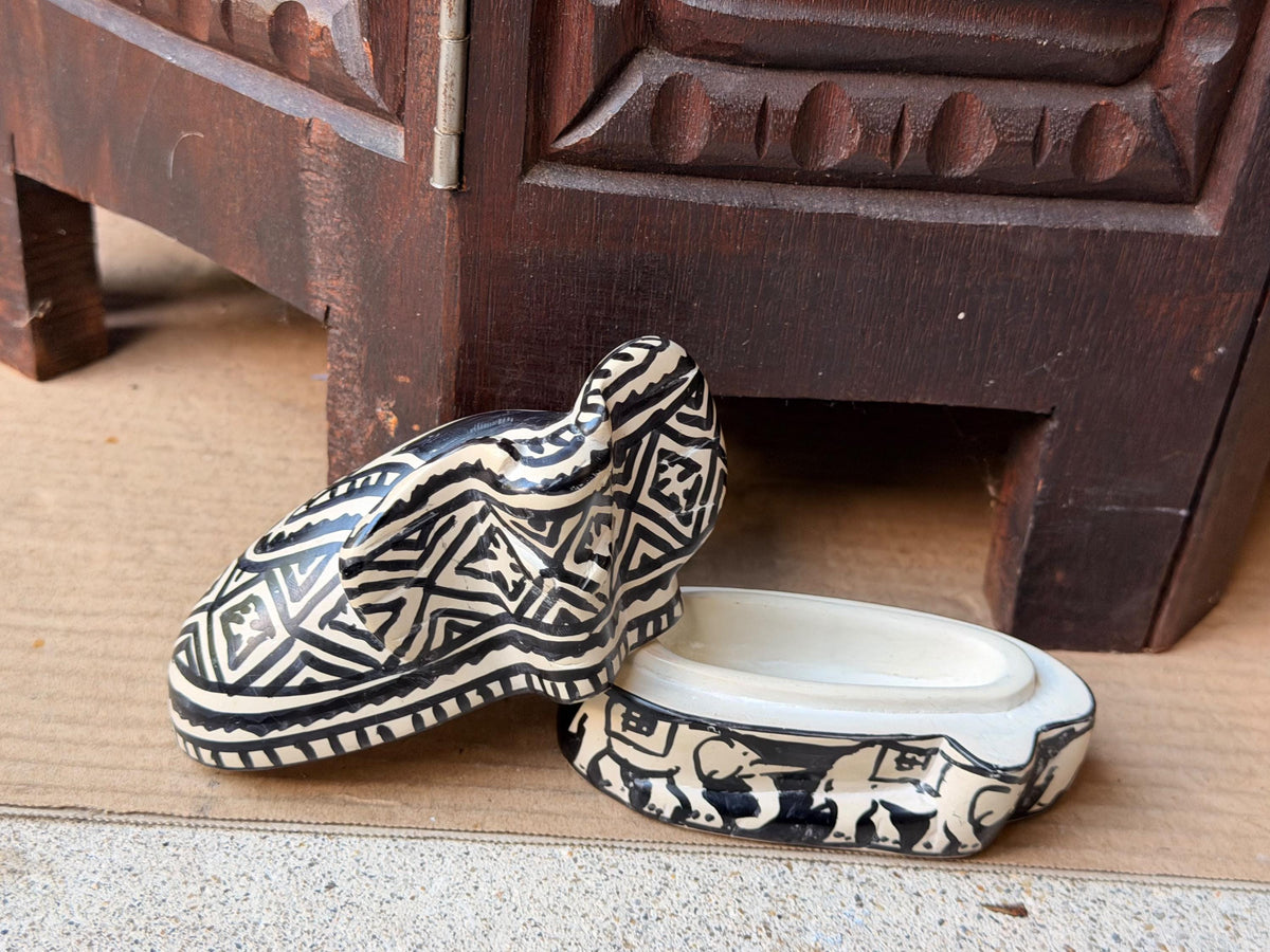 Kenyan Carved Soapstone Elephant Lidded Trinket Box Keepsake Dish Decor 4.5"
