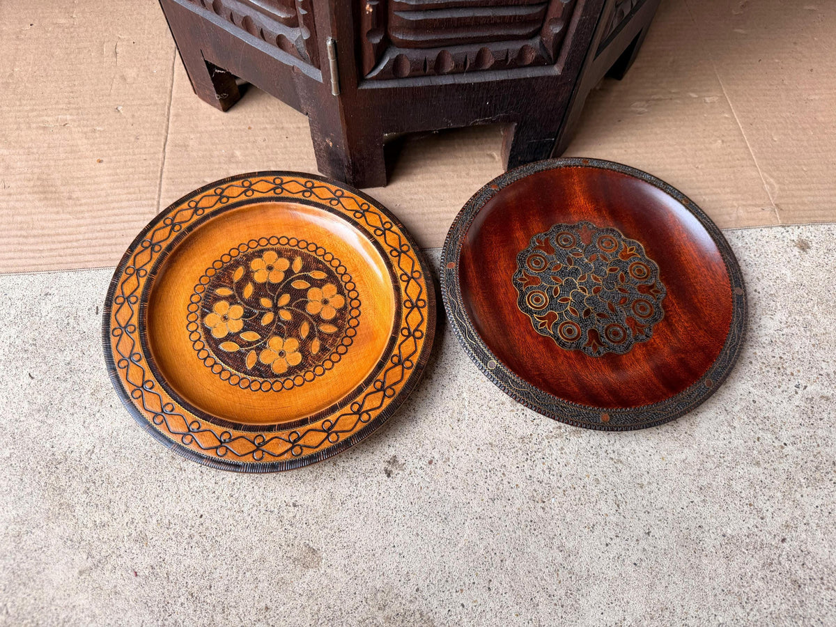 VTG Polish Hand Carved Wood Wall Plates Set Pyrography Brass Inlay 8.8"